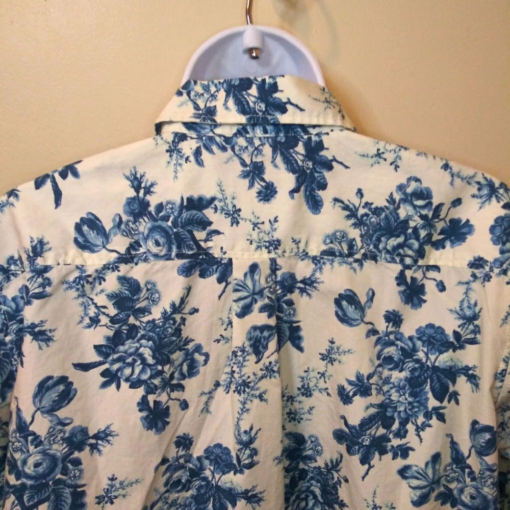 Gap x LoveShackFancy White & Blue Rose Floral Cottage Core Print Cropped Shirt - Picture 6 of 13